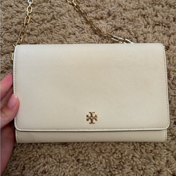 Tory Burch | Emerson Chain Wallet Crossbody - Picture 2 of 6